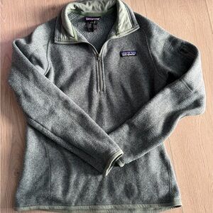 Patagonia Women’s Green Quarter-Zip Fleece Sweater